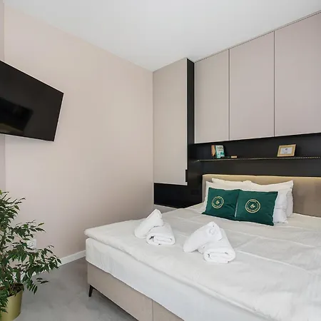 Διαμέρισμα Bed&bath Luxury *